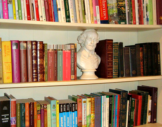 bard & books Poetry & Prose | A Collection of Literary Geekery | Flourish | alishagratehouse.com